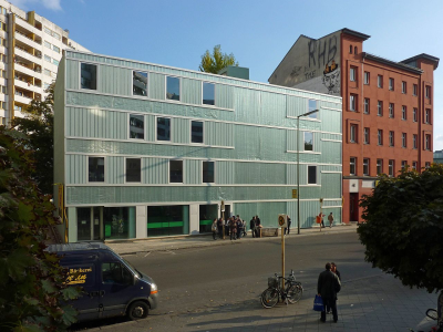 Bild der Bibiliothek „Stadtbibliothek Friedrichshain-Kreuzberg / Mittelpunktbibliothek Wilhelm Liebknecht / Namik Kemal“