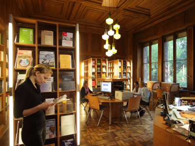 Bild der Bibiliothek „Informationszentrum der Deutschen Gesellschaft für Auswärtige Politik e.V.“